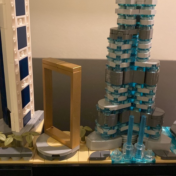 Retired Lego Architecture Skyline Collection Dubai 21052 - Picture 4 of 9